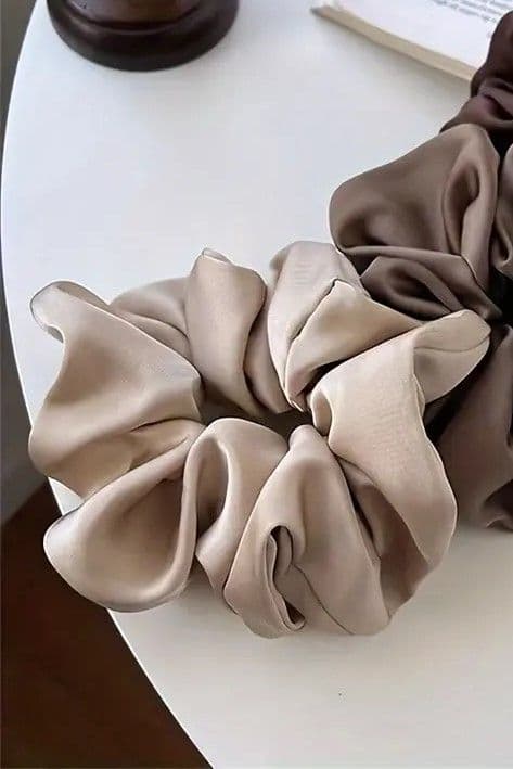 Резинка большая атлас (беж) — 1
