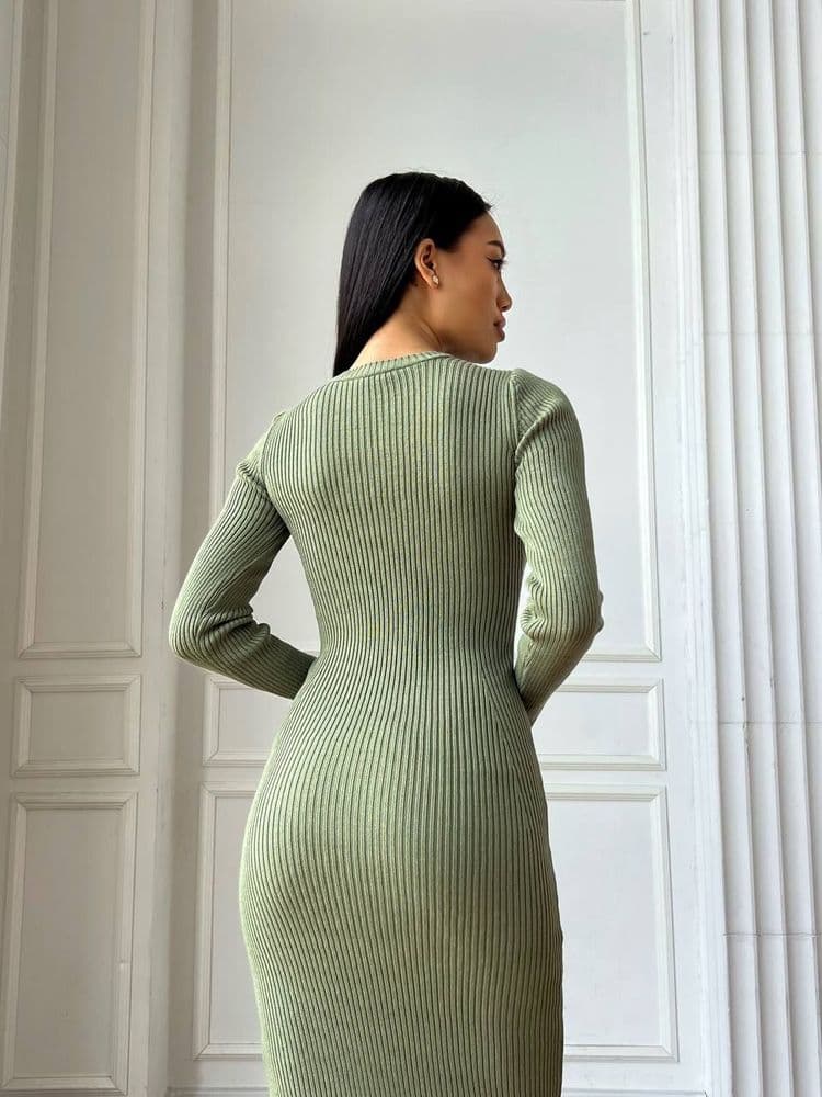 Платье макси силуэтное вязаное ONE SIZE (оливка) — 1
