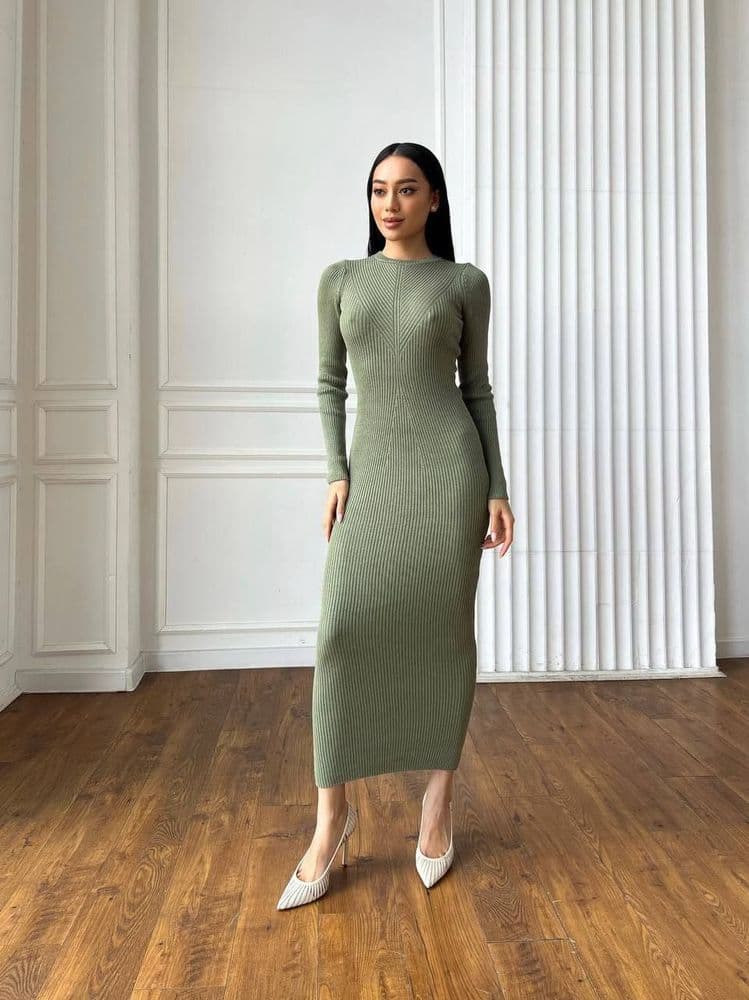 Платье макси силуэтное вязаное ONE SIZE (оливка) — 5