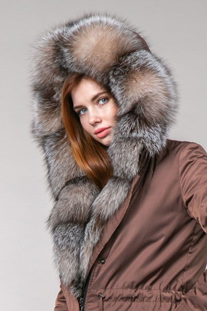 Парка коричнева з хутром блюфросту — 7