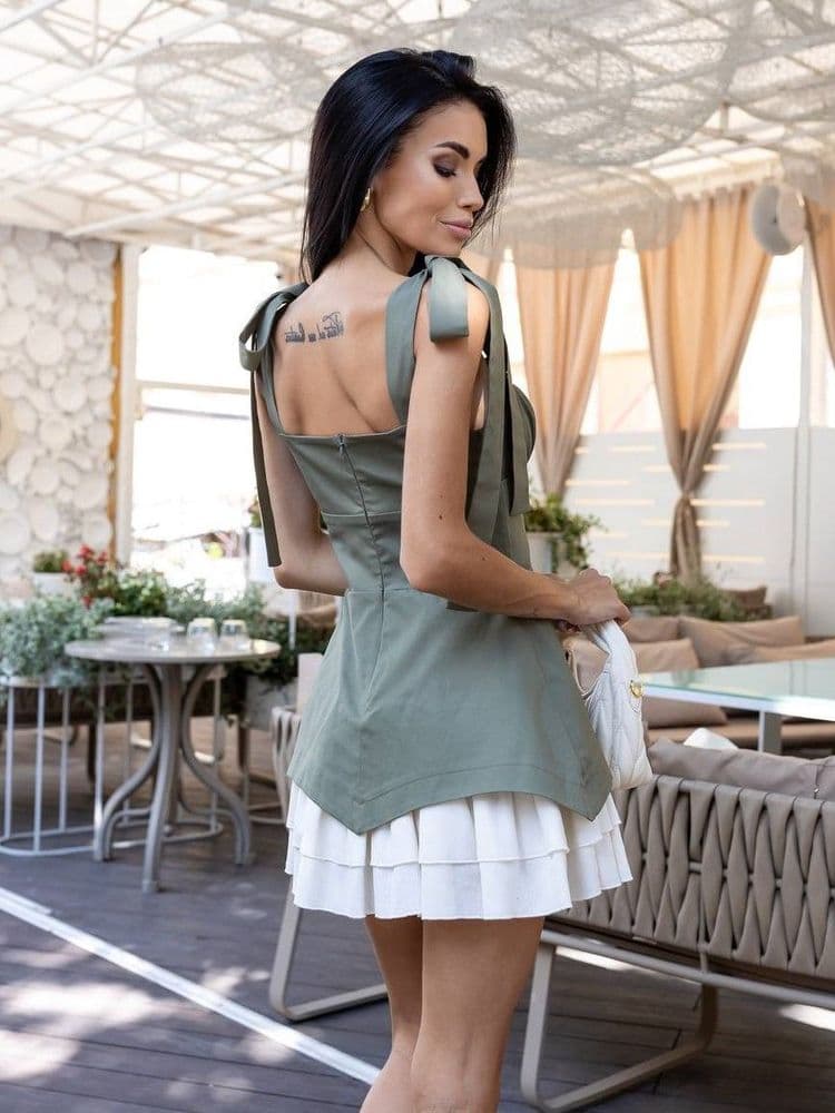 Платье мини с баской (оливка+белый) — 6
