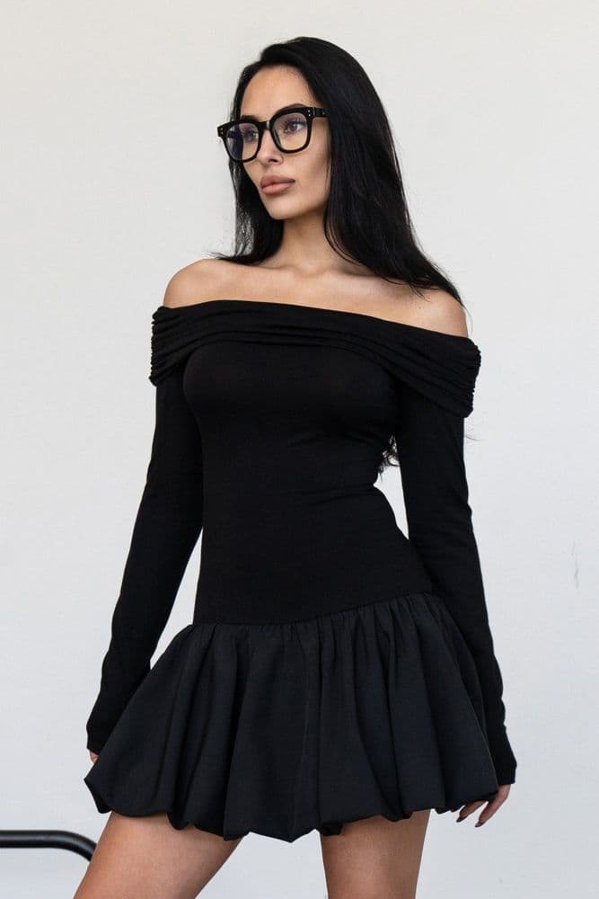 Платье мини с открытыми плечами (черный) — 2