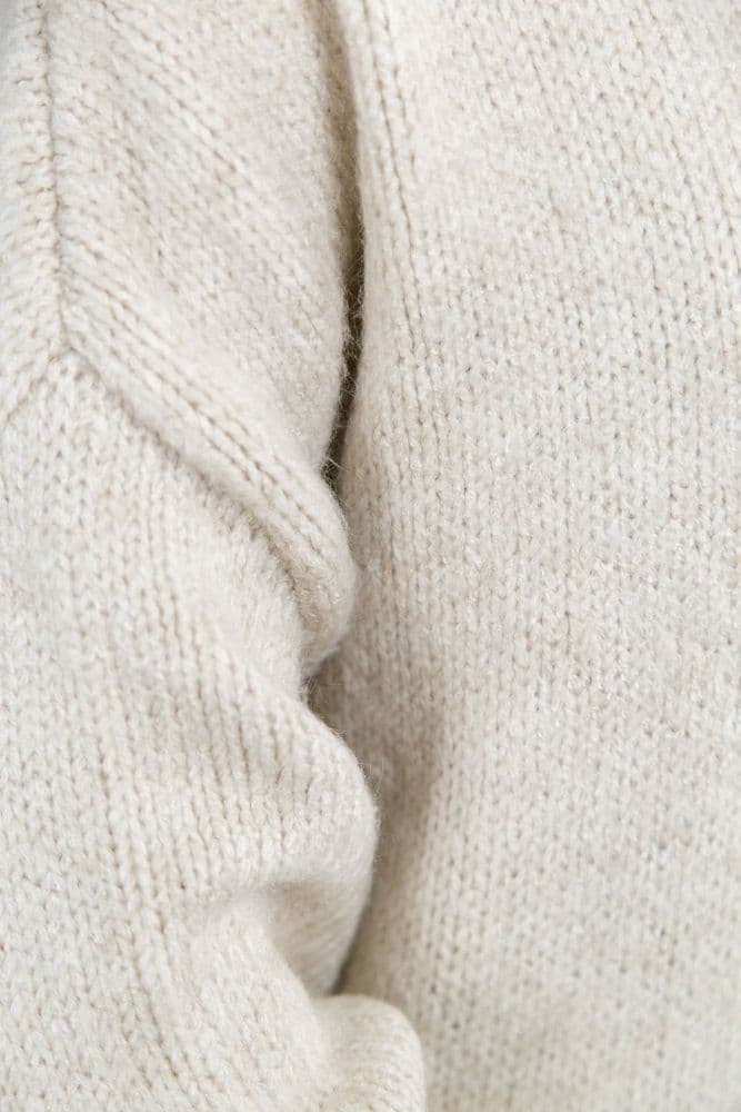 Свитер оверсайз с пышным рукавом ONE SIZE (светлый беж) — 7