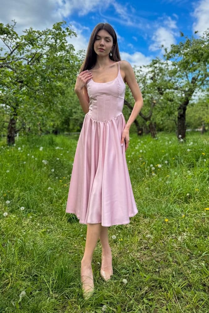 Платье миди корсетом шелк ONE SIZE (пудра) — 2