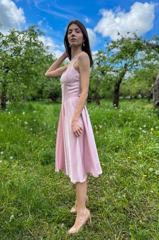 Платье миди корсетом шелк ONE SIZE (пудра) — 7