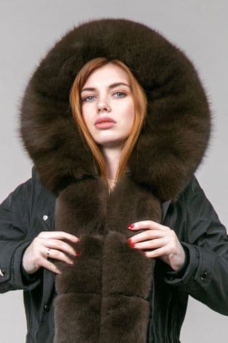 Парка зимняя черная с мехом песца под соболь