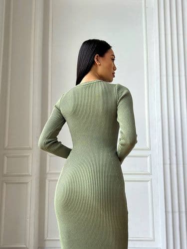 Платье макси силуэтное вязаное ONE SIZE (оливка)