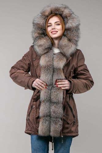 Парка коричневая с мехом блюфроста
