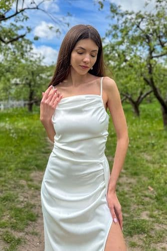 Платье макси с вырезом (белый)